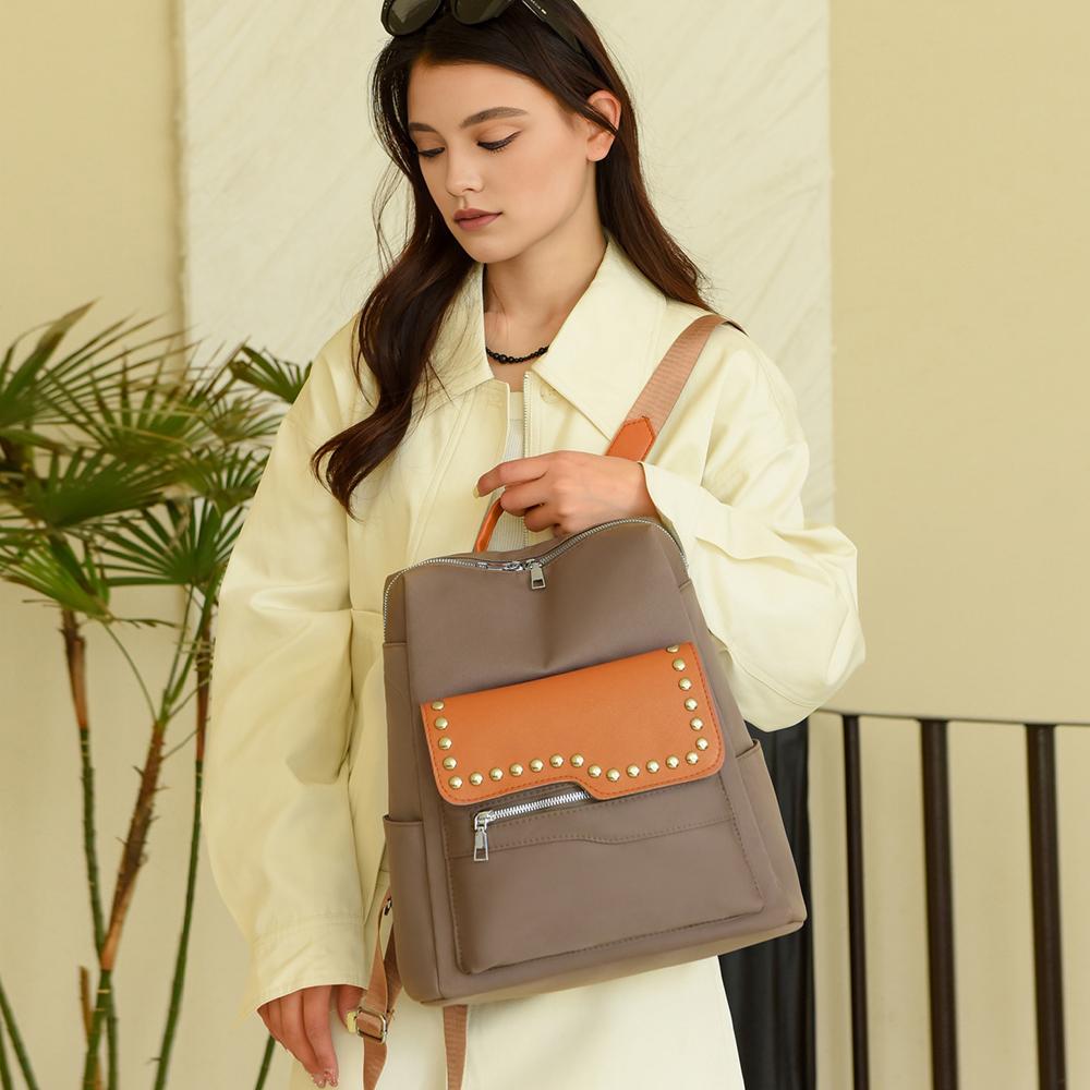 Женский рюкзак с заклепками — фото 18