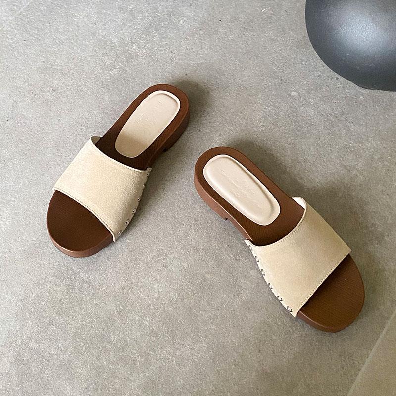 Fashion Luxury Female Slides Flats Ladies Slippers Shoes Summer Beach Round Toe Fashion Metal Rivet Women Flats Slippers Sandals Shoes