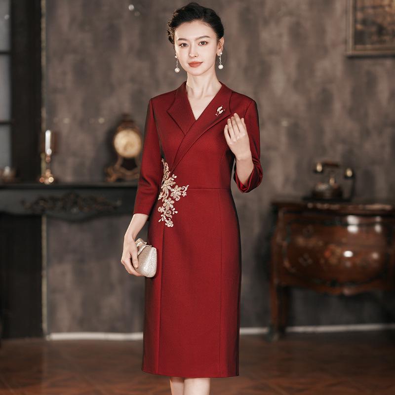 Herbst 2025 Hochwertiges V-Ausschnitt Schlankmachendes Kleid für Brautmütter