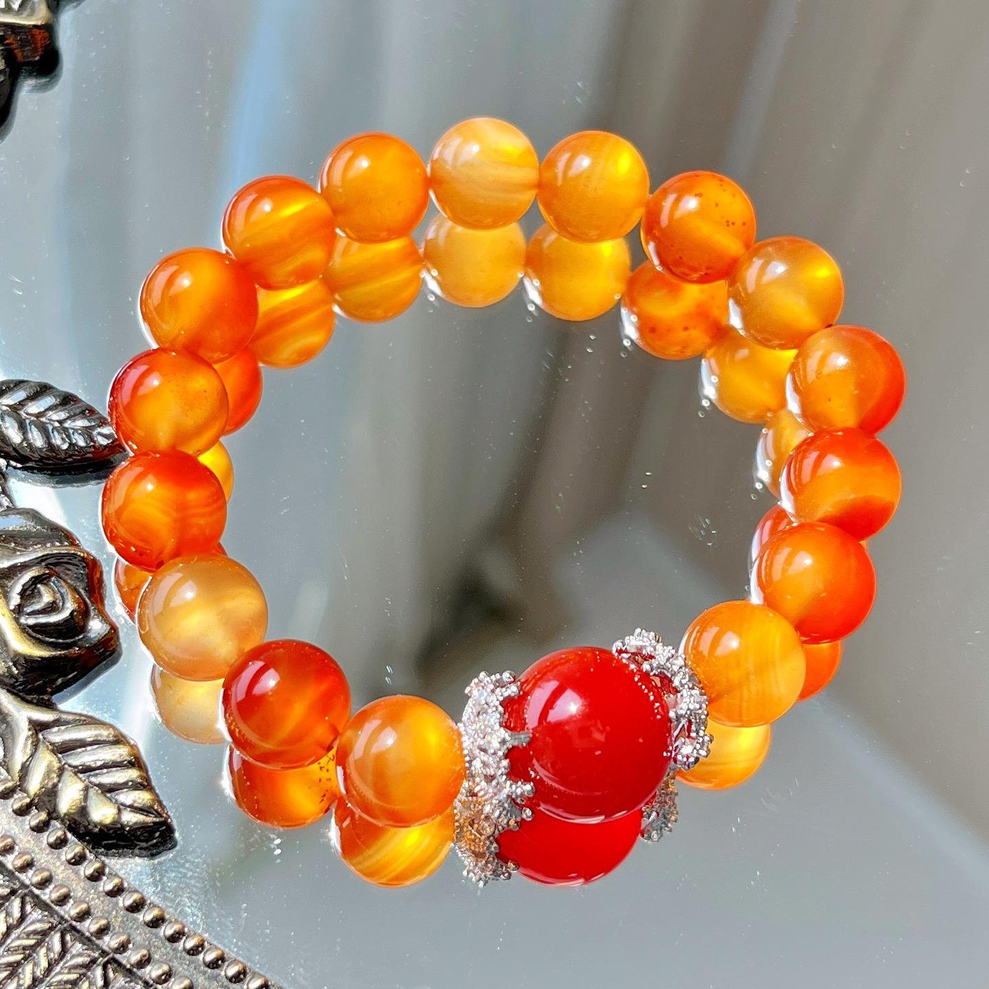 

Ice And Moisturizing Natural Chalcedony Agate Bracelet Bracelet.