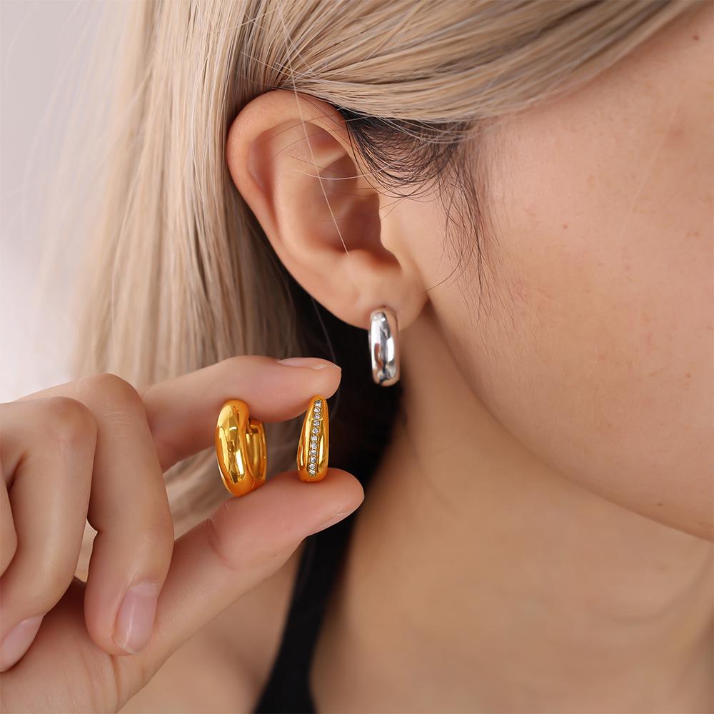 European & American Geometric Rhinestone Earrings: Chic, Casual, High-End Fashion for Women