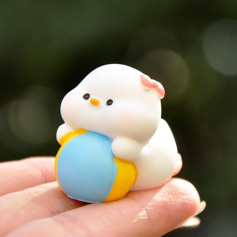 Resin Sea Animal Duck Sculpture For Indoor And Outdoor Creative Scenes