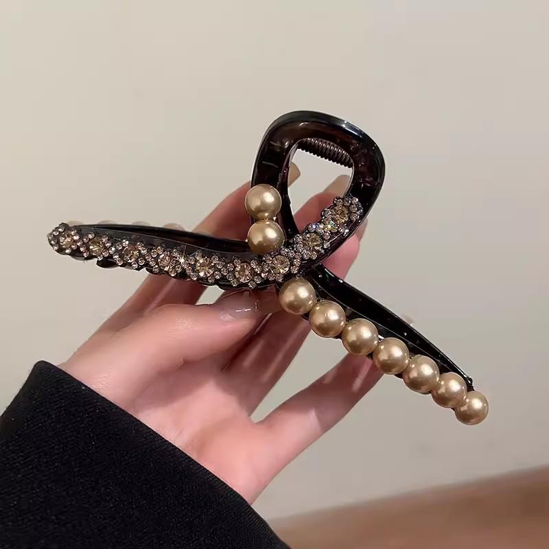 High-End Rhinestone Hair Claw: Sparkling Korean-Style Large Hair Clip for Women