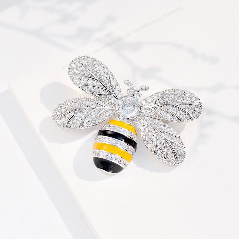 Elegant Korean-Style Luxury Bee Brooch with Micro-Set Zirconia