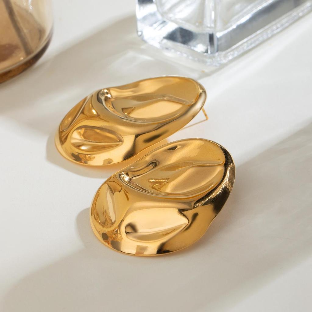 European-American 18K Metal Earrings - Stainless Steel Studs, High-End Titanium Jewelry, Exaggerated Design, INS Style.