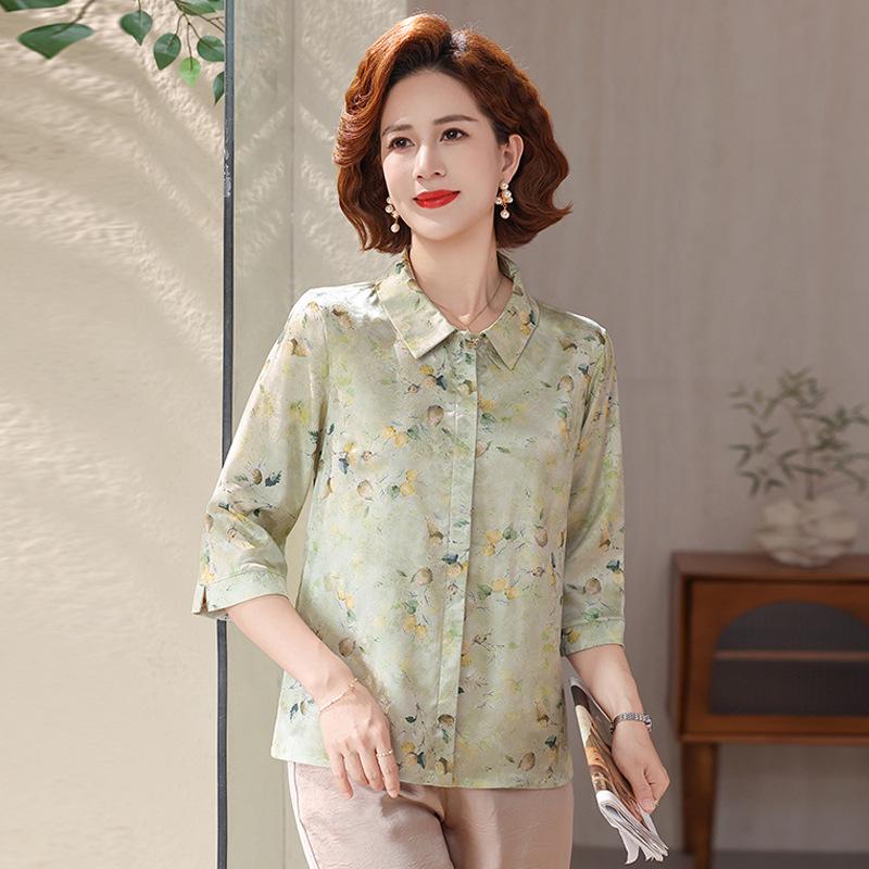

Elegant Lapel Print Seven-Sleeve Top for Stylish Middle-Aged and Elderly Women 4XL for 135-150 lbs зелений
