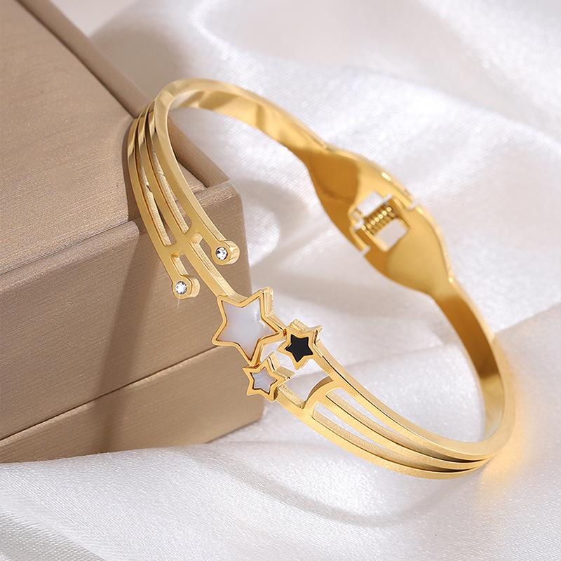 Couple Elastic Open C-shaped Bracelet Five-pointed Star Mother-of-pearl Fashion Bracelet One Size(16-22CM)