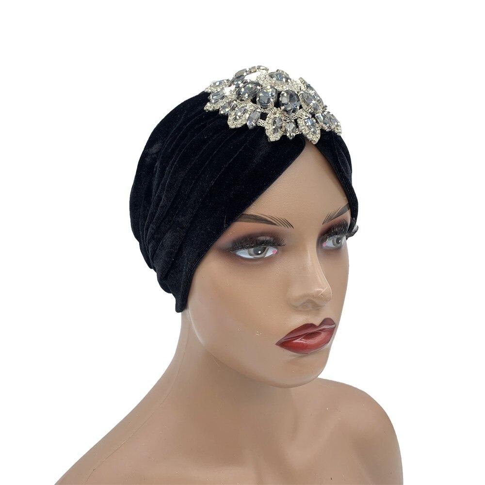 Luxuriöse Damen-Turban-Kappe aus Samt mit Strass und Blumenmuster