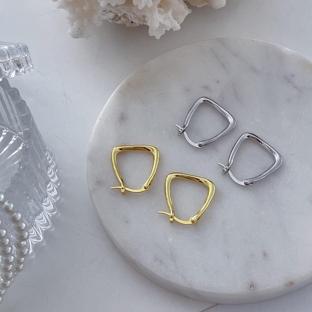 Women's Silver Minimalist Earrings