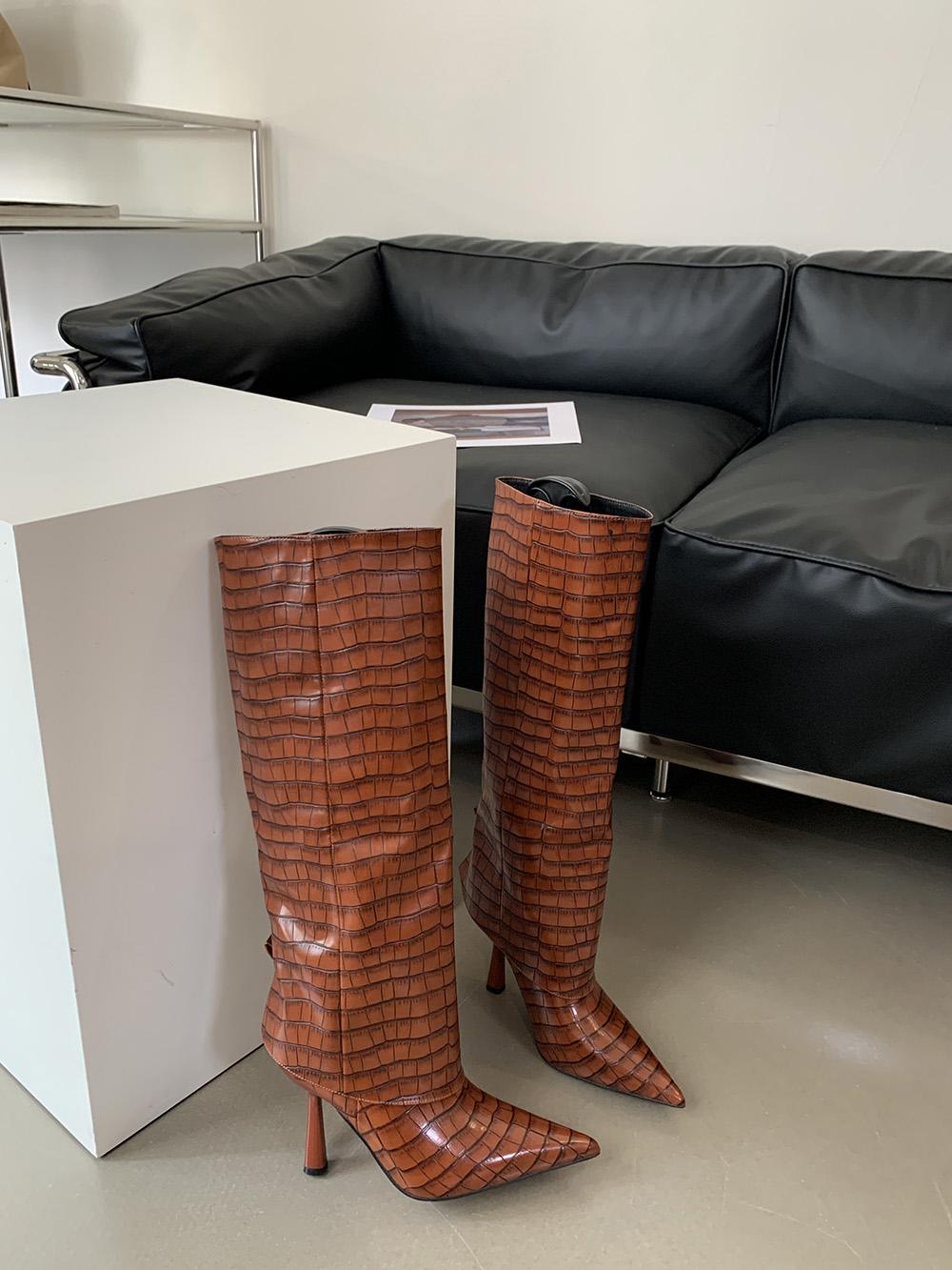 

модные туфли с острым носком для женщин на каблуках выше колена, новые поступления 2024 года, модные туфли на тонком высоком каблуке, черные, коричневые, белые, на шпильках, туфли-лодочки для вечеринок Chelsea Botas 7.5 коричневый