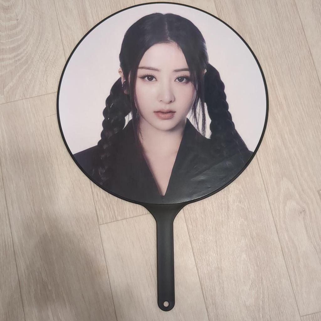 [USED] LE SSERAFIM Heoyunjin Fan Flame Rise Lucera