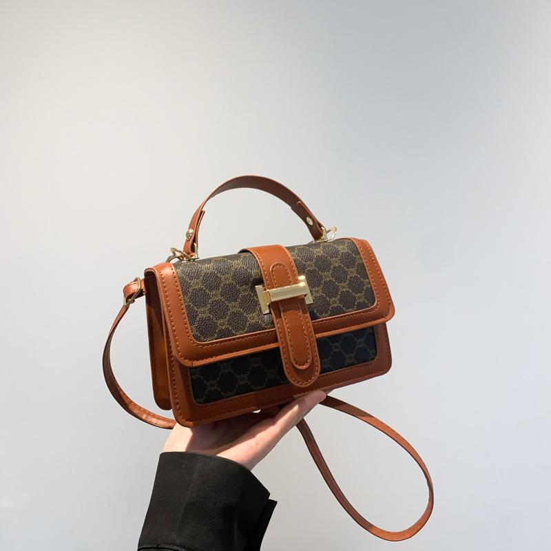 

2025 новая ретро пэчворк мода корейская версия ins сумка через плечо мессенджер женская нишевая маленькая квадратная сумка для поездок на работу