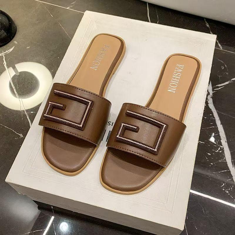 Platform Slippers Female 2025 Summer Wear Word with Fairy Style Fashion Versatile Internet Celebrity Flat Sandals Dopamine