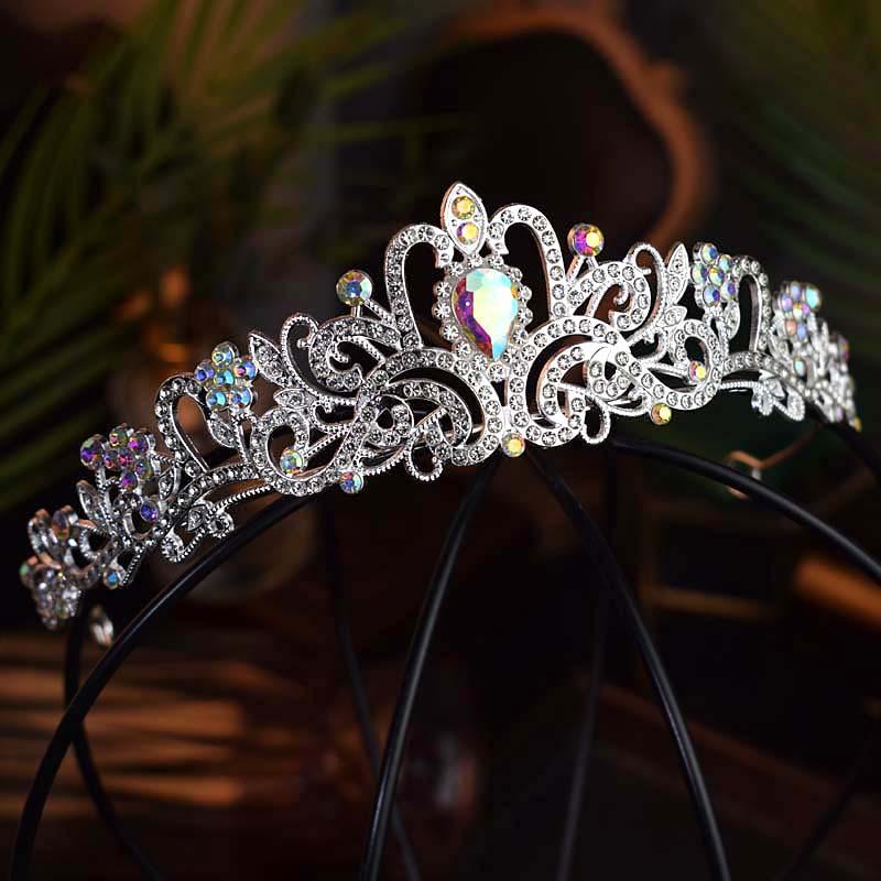 The Crown Headwear of The Princess on The Run The Elegant Korean Girl's Birthday Fashion Show Performance  The Hair Accessory Is Super Ethereal