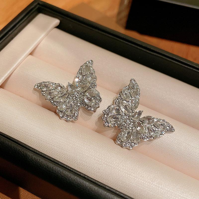 

Silver Needle Diamond Butterfly Geometric Earrings New Super Immortal Design Earrings Fashion Premium Temperament Earrings