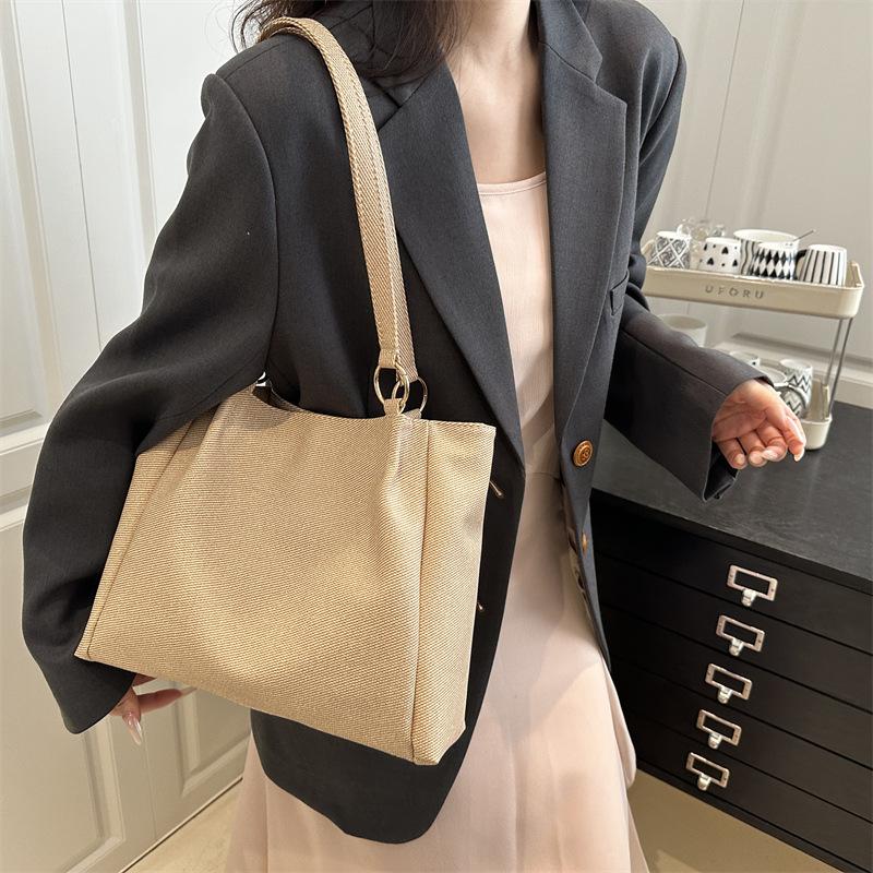 Niche Large-capacity Bags New Trendy and Versatile Shoulder Handbags Casual Class Commuter Tote Bags Women's Bags