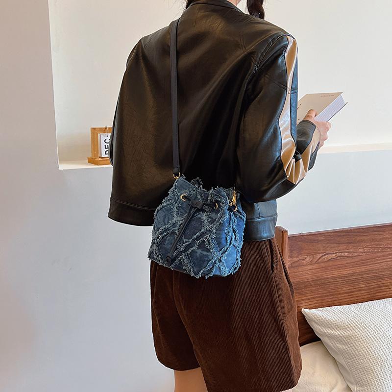 Bolsa de ombro feminina Tether Retro Design Denim Tendência Réplica Bolsa Crossbody Bolsas de balde denim de qualidade Bolsas para mulheres