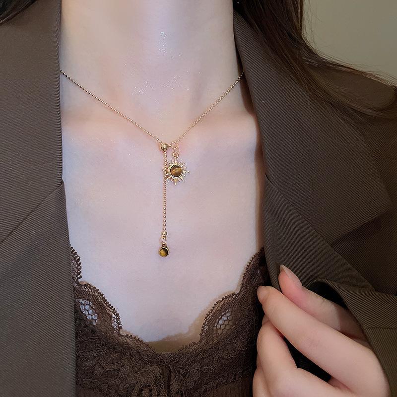 Retro Tiger Eye Stainless Steel Necklace - Light Luxury, Versatile Clavicle Chain Jewelry