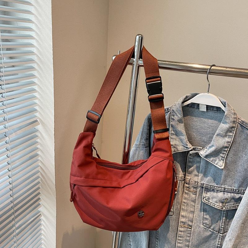 Fall 2025 New Canvas Large-capacity Shoulder Bag Dumpling Bag Casual Commuting Simple Fashion Lightweight Crossbody Bag