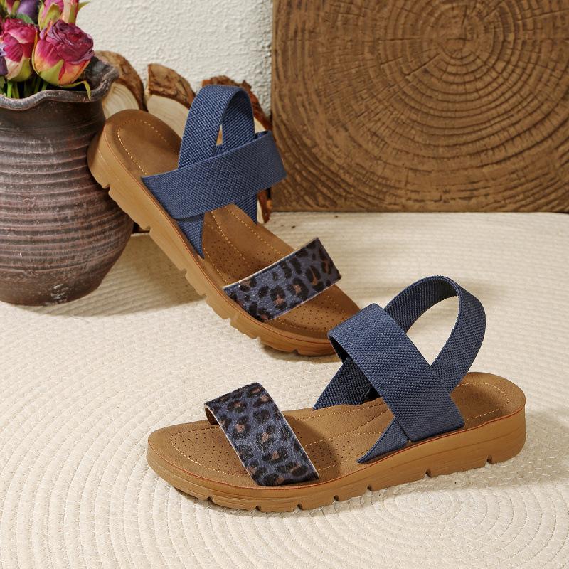 Large size lightweight and comfortable soft-soled sports sandals women's casual wear-resistant and non-slip flat sandals