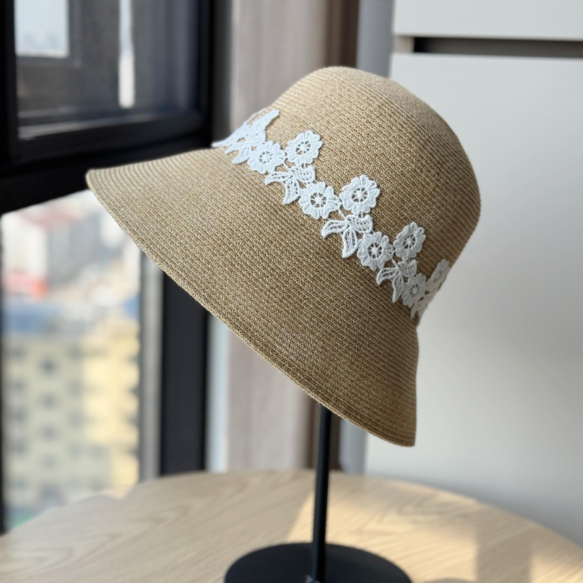 

Breathable new foldable sunshade and sunscreen raffia hat with elegant floral lace embroidery, fresh and trendy beach hat Adult54-60Adjustable бежевий