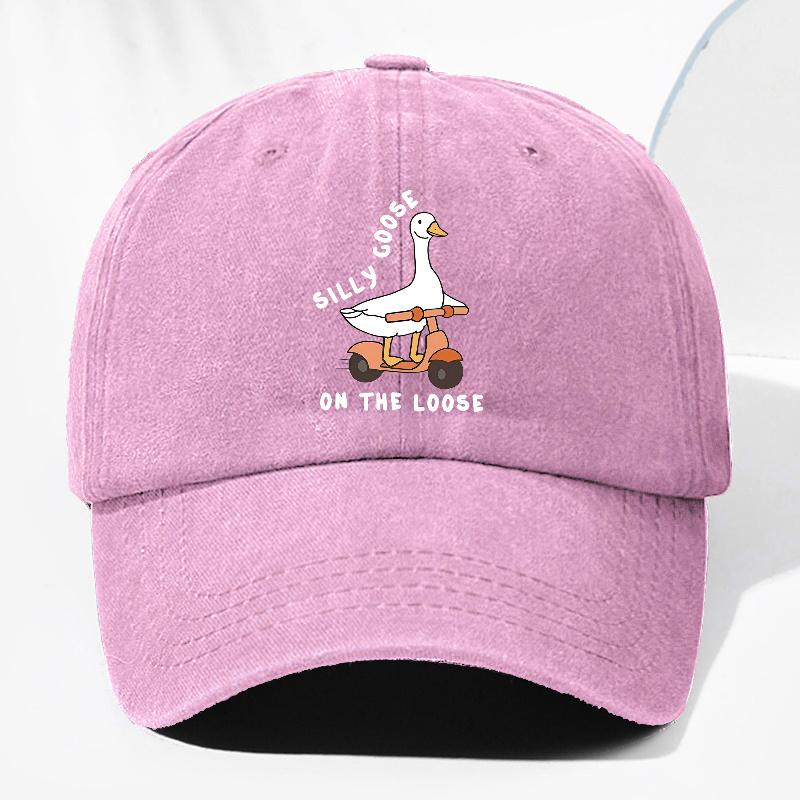 Unisex SILLY GOOSE ON THE LOOSE Large White Goose Print Washed Vintage Baseball Cap Fashionable Outdoor Hat for Men and Women