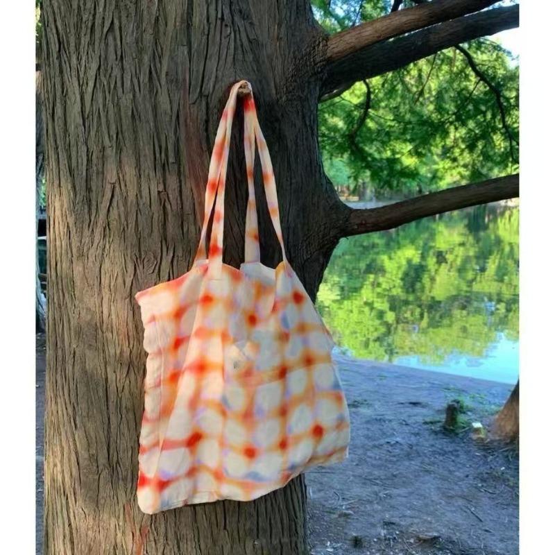 

French niche design plaid shoulder bag women s new French cloth bag simple lazy style underarm bag