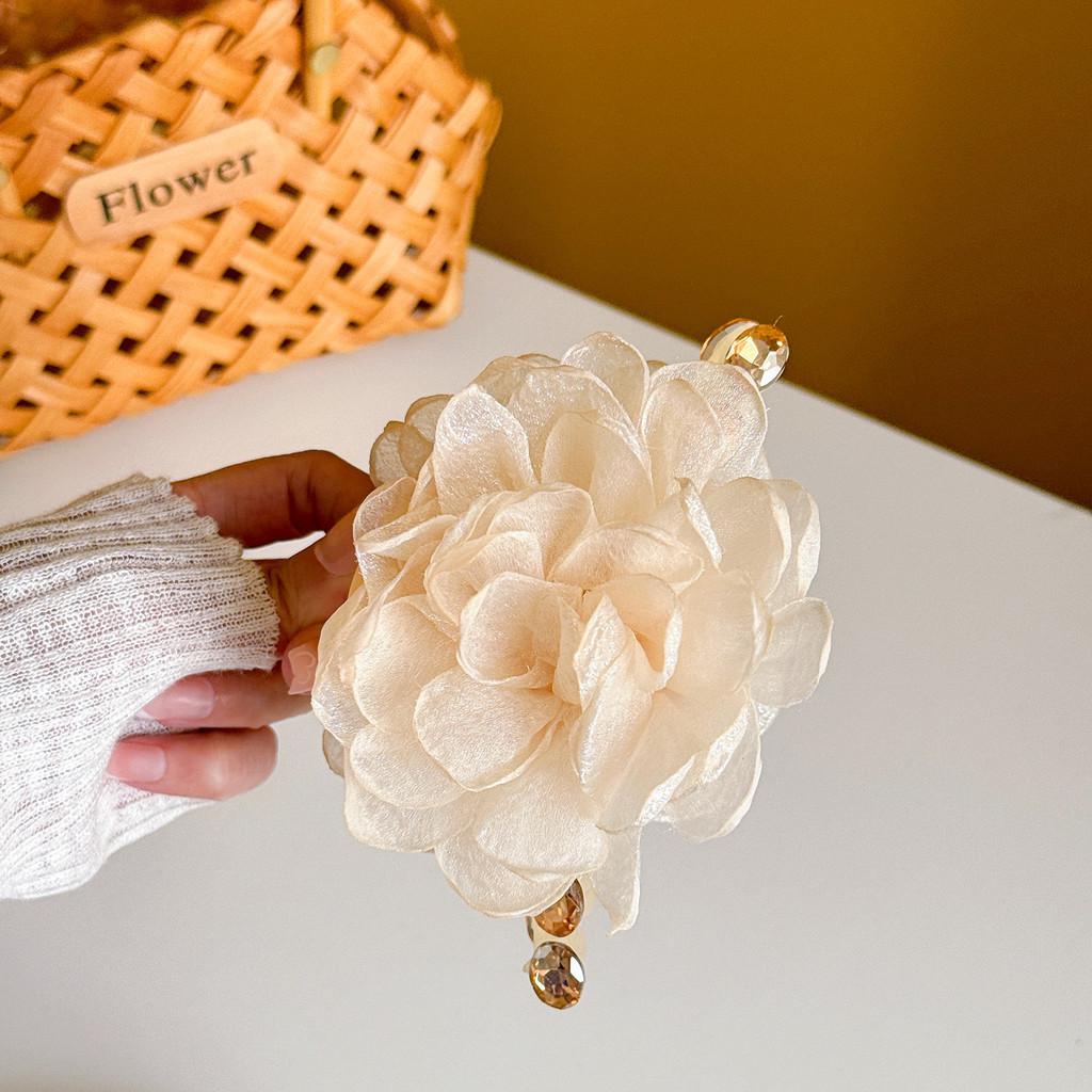 Luxurious Large Floral Hair Clip For Women Featuring Rose Design Perfect For Spring 2024 Fashion кремовый