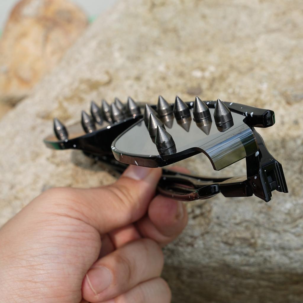 Unisex Studded Rivet Sunglasses Punk Rock Fashion Eyewear