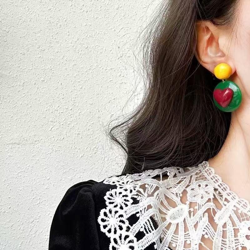 Pinkdudu Vintage Red & Green Color-Block Heart Acrylic Drop Earrings Small Batch Designer Stud for Women Unique Retro Statement Jewelry PD2566