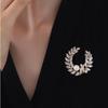 1Pc Delicate Pearl Flower Wreath Brooch for Women Fashion Rhinestone Brooches Pins Jewelry Trendy Accessories Party Gifts