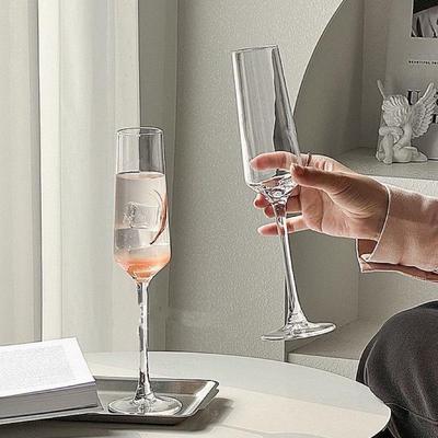 High-Value Champagne Goblet: Slender Tipsy Style Mountain Red Wine Glass, Perfect for Photo Props or Enhancing Atmosphere