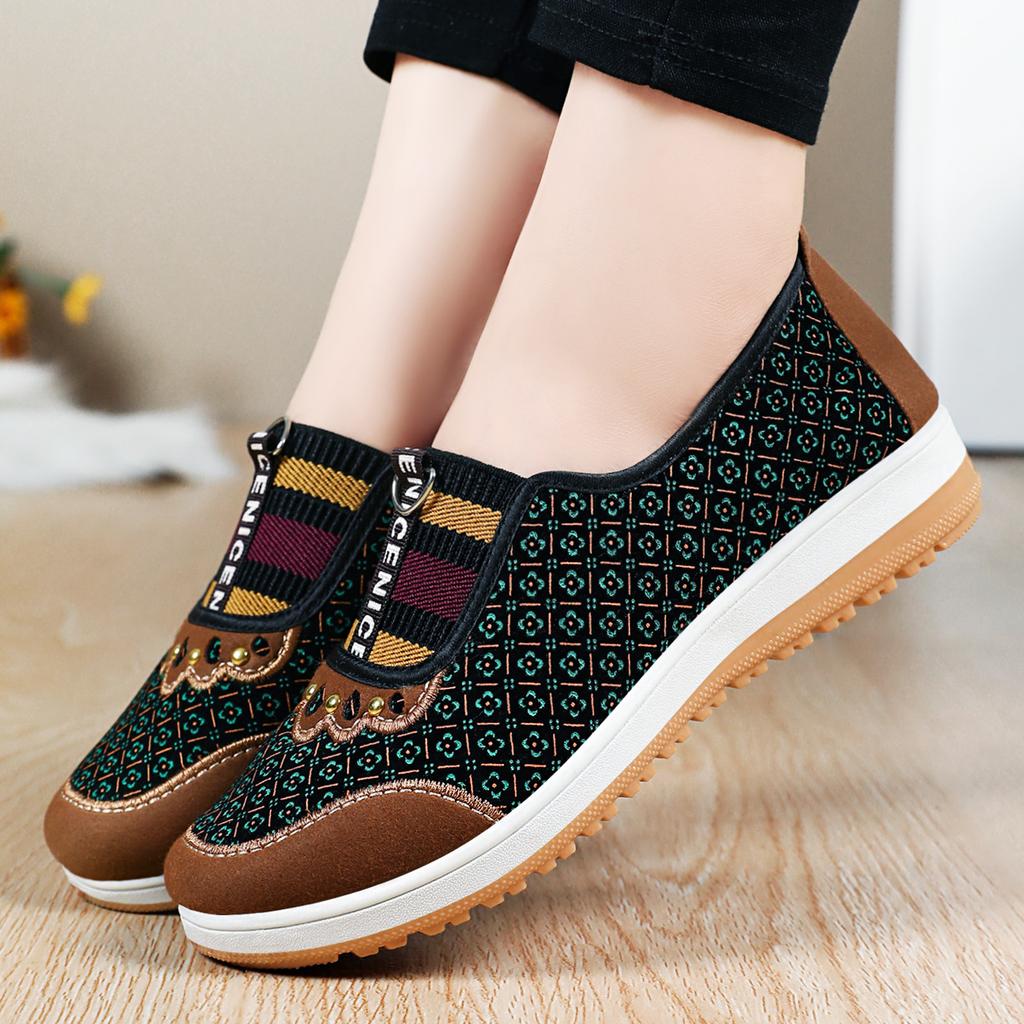 Women's Winter Flats Shoes Lightweight Walking Shoes With Fur Lined Comfortable Outdoor Round Toe Loafers for Women Non-Slip Office Work Warm Shoes