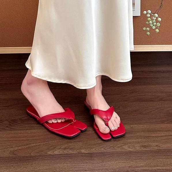 Versatile casual outerwear women's flip-flops summer new fashion high-end skirt niche design flat-bottomed sandals