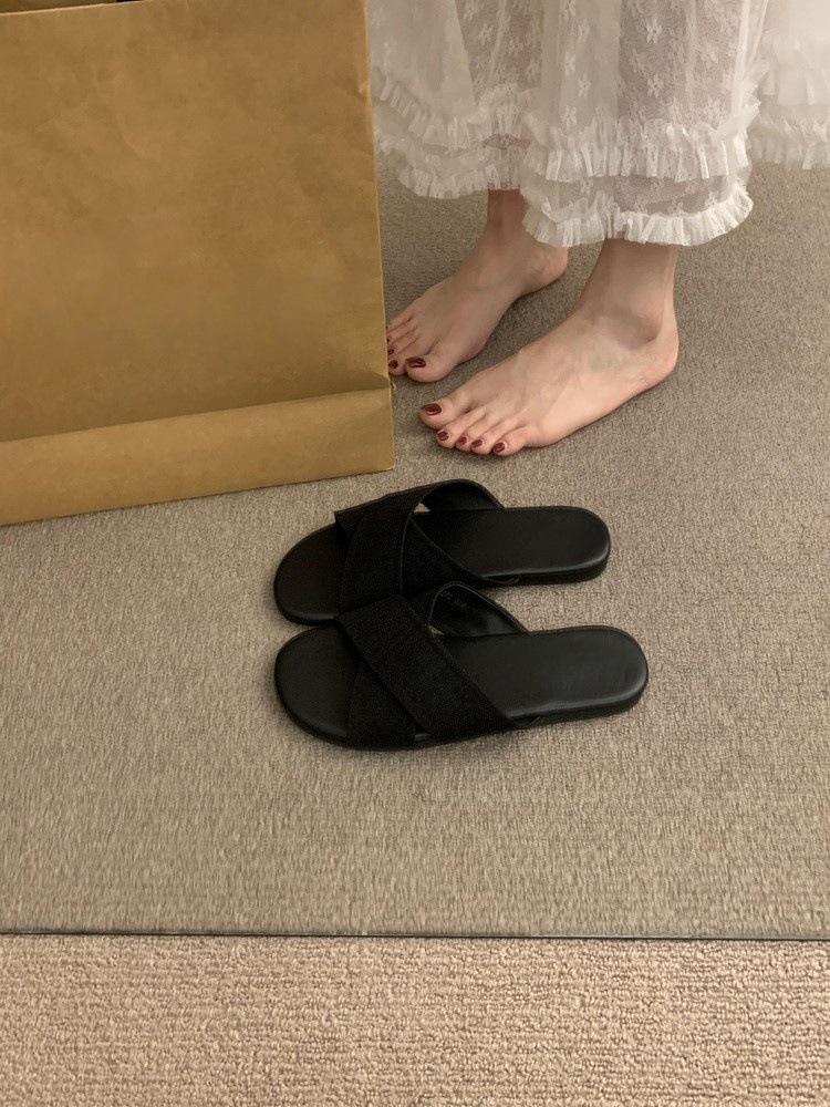 

Flat bottom cross with slippers women s summer wear 2025 new French retro vacation seaside beach sandals 35 чёрный