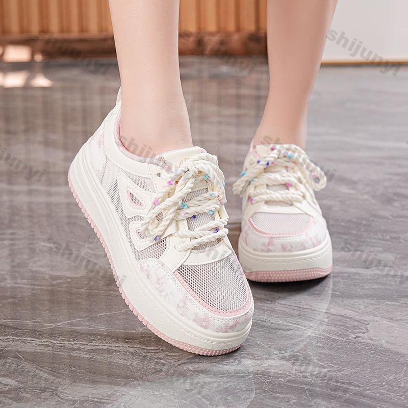 Damenschuhe 2026 Frühling Herbst Neu Atmungsaktives Mesh Rutschfeste Plateau-Sneaker Bequeme Absatzhöhenerhöhung Schnürung Freizeit-Schuhe