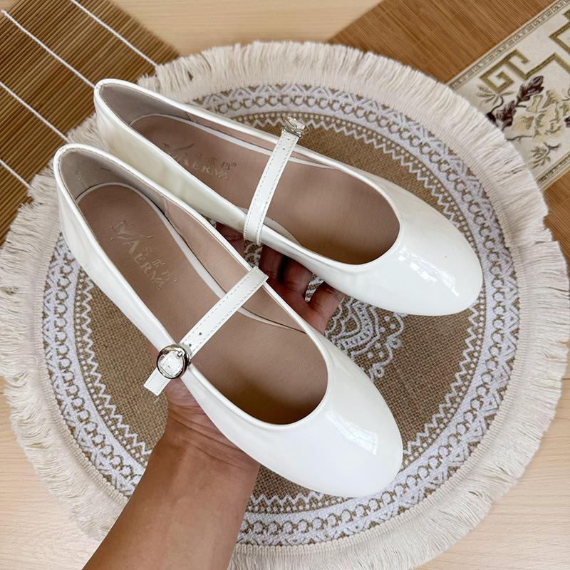 Fashion Flat Shoes Women's Spring Summer Casual Mary Jane Shoes Retro Shallow Round Toe Patent Leather Large Size Women's Shoes 42 43