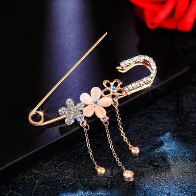 Niedliche Quastenblume Strass Brosche Damen Anstecknadeln Kleidung Kreative Wilde Luxus Broschen Für Frau Hochzeitsparty Geschenk