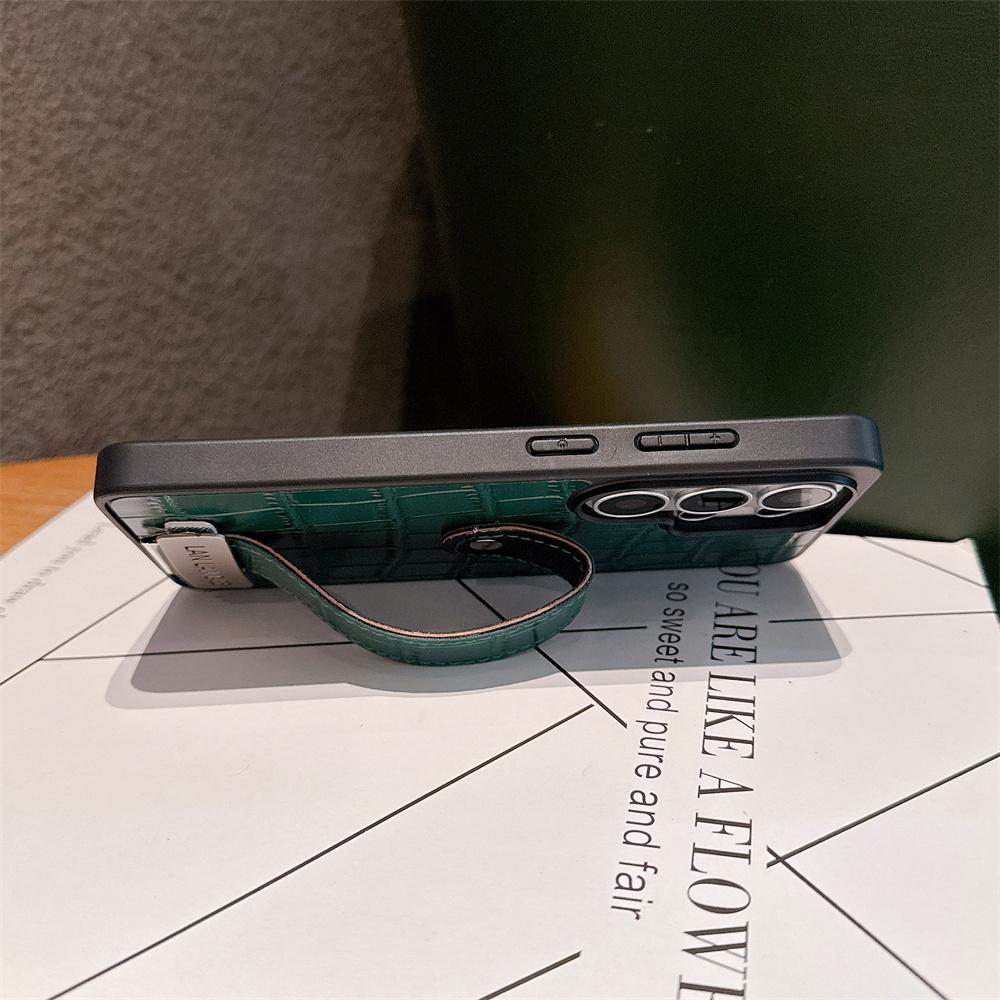 Retro Business Luxury Crocodile Pattern Phone Case for SamSung Galaxy S26 Ultra S25 S24 S23 Wristband Hand Strap Protect Cover