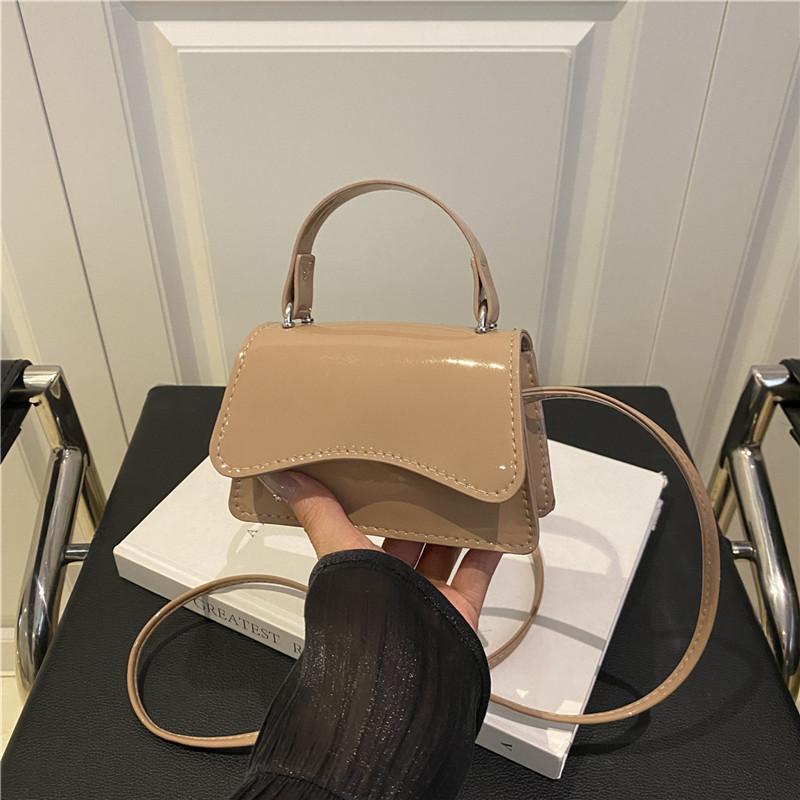 New Vintage Faux Leather Shoulder Bag for Women Solid Color Minimalist Niche Design Commute Handbag