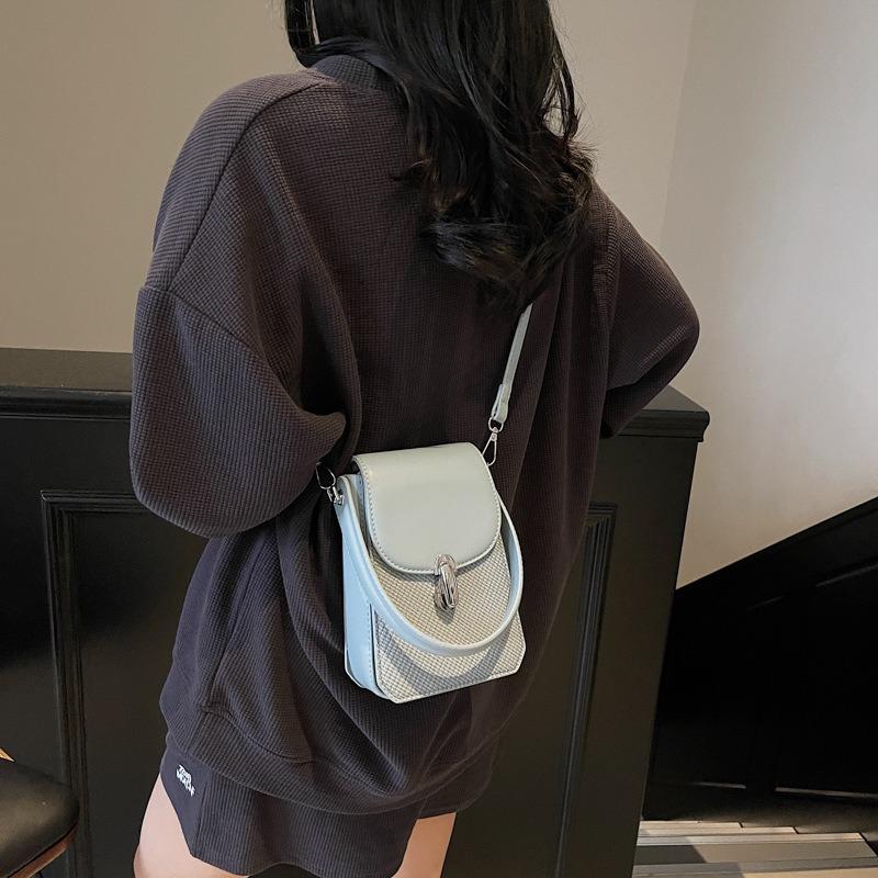 Popular portable small bag women's new fashion mobile phone bag simple casual shoulder messenger bag
