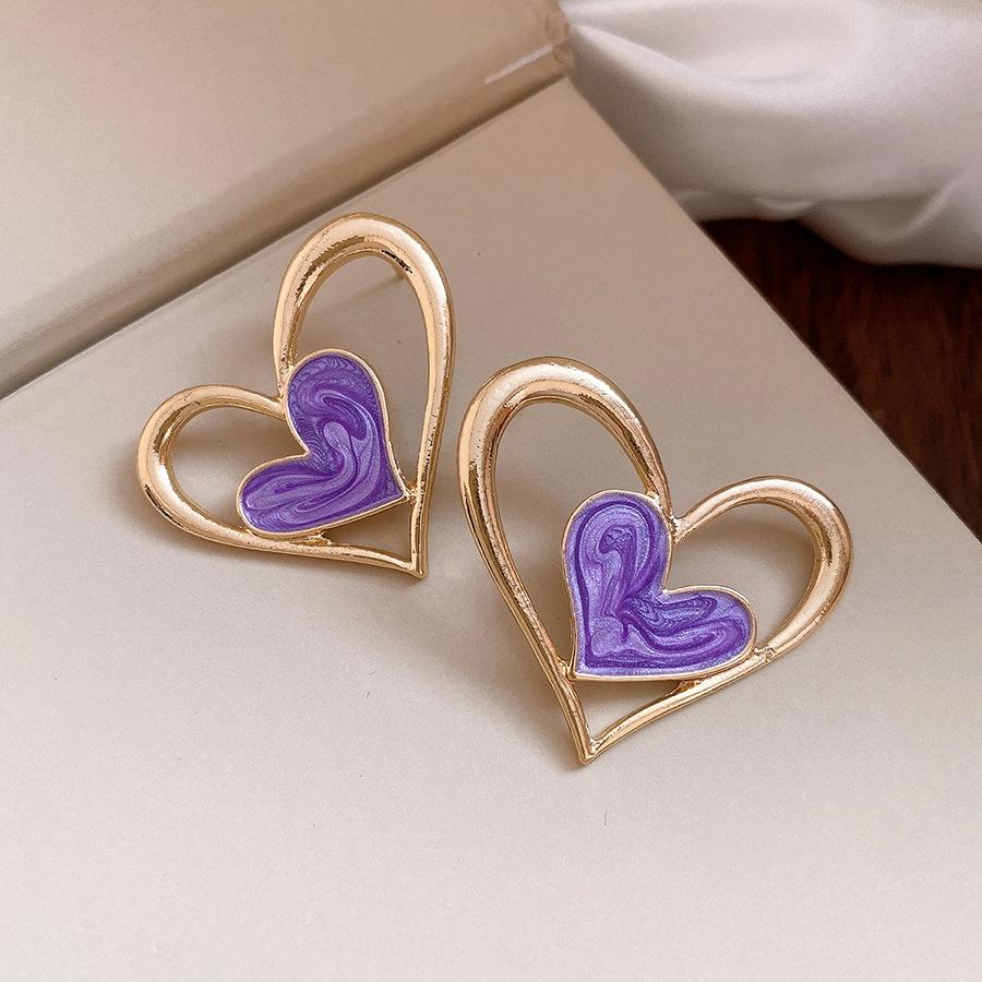 

Silver needle dripping oil love stud earrings European and American retro fashion exquisite earrings light luxury high sense earrings design sense