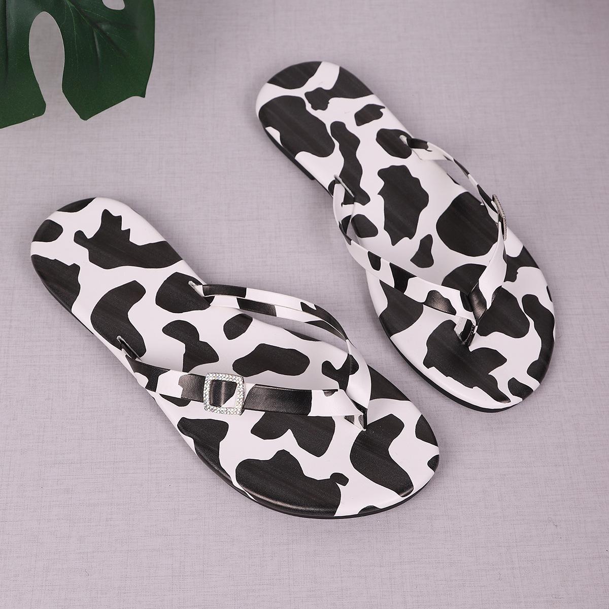 

Повседневные и удобные шлепанцы с открытым носком и узором «ёлочка» для женщин для ношения на улице, новая мода летом, можно носить на улице, с плоской подошвой 43