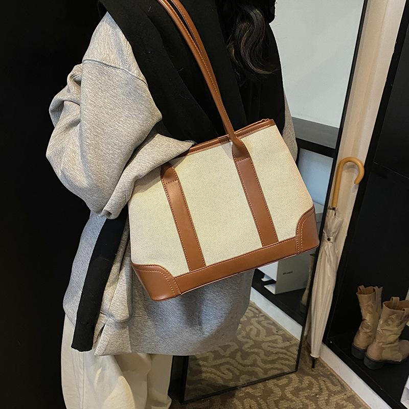 Fashion Commuter Large-capacity Bag Women's 2025 New Versatile Shoulder Underarm Bag Super Fire Portable Tote Bag