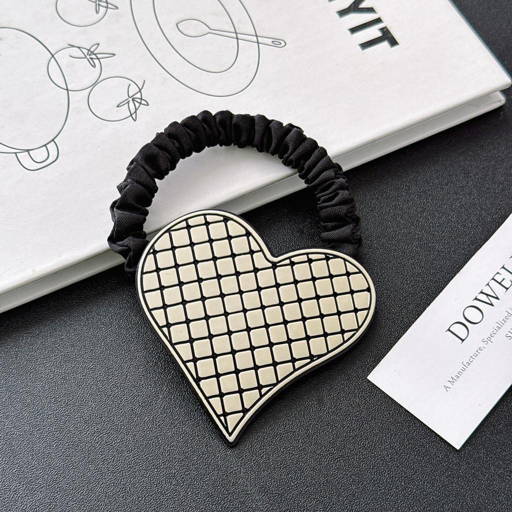 Fashionable Heart Shaped Hair Bands And Clips In Blue And Beige For Spring 2024 Beige Heart