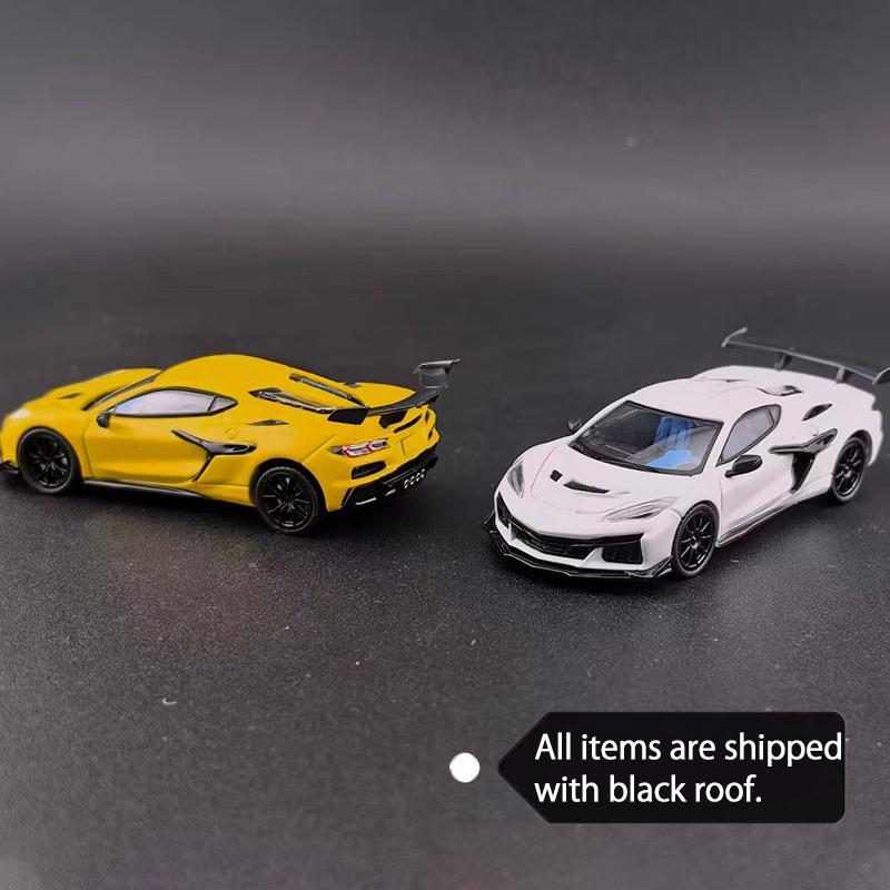 Fine Works 1:64 Chevrolet Corvette C8 Z06 Diecast Model Car With Black Roof 2 Colors Yellow White Collectible Gift Toys for Boys