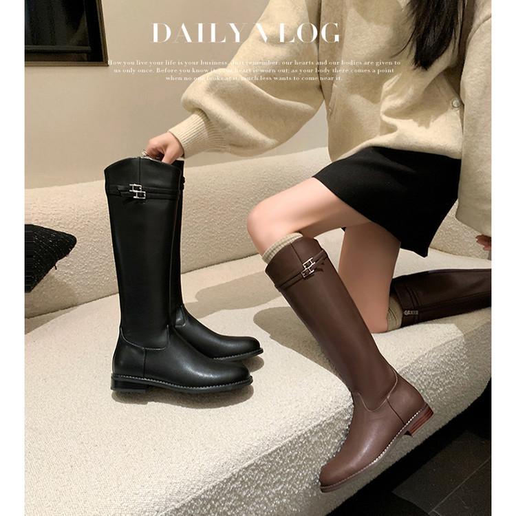 Star Boots of the Same Style 2025 Winter New Retro Belt Buckle Knight Boots Women's Small Cowhide Boots