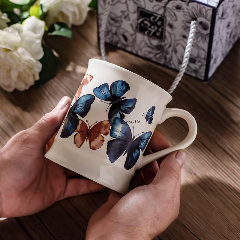 Fransk stil Hög kvalitet Utseende Muggar Nisch Kontorsvattenkoppar High End Keramiska Kaffekoppar Frukostkoppar och Souvenirer