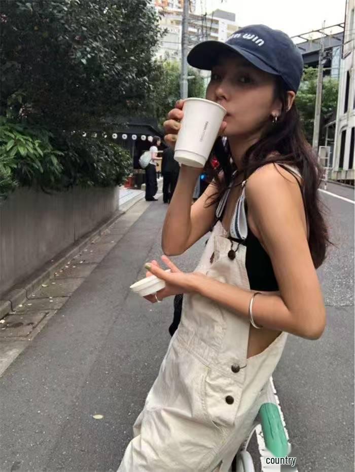 

In Stock: Korean Summer Style Elastic Short Overalls for Petite Women One Size (Original with Tags) грязно-белый