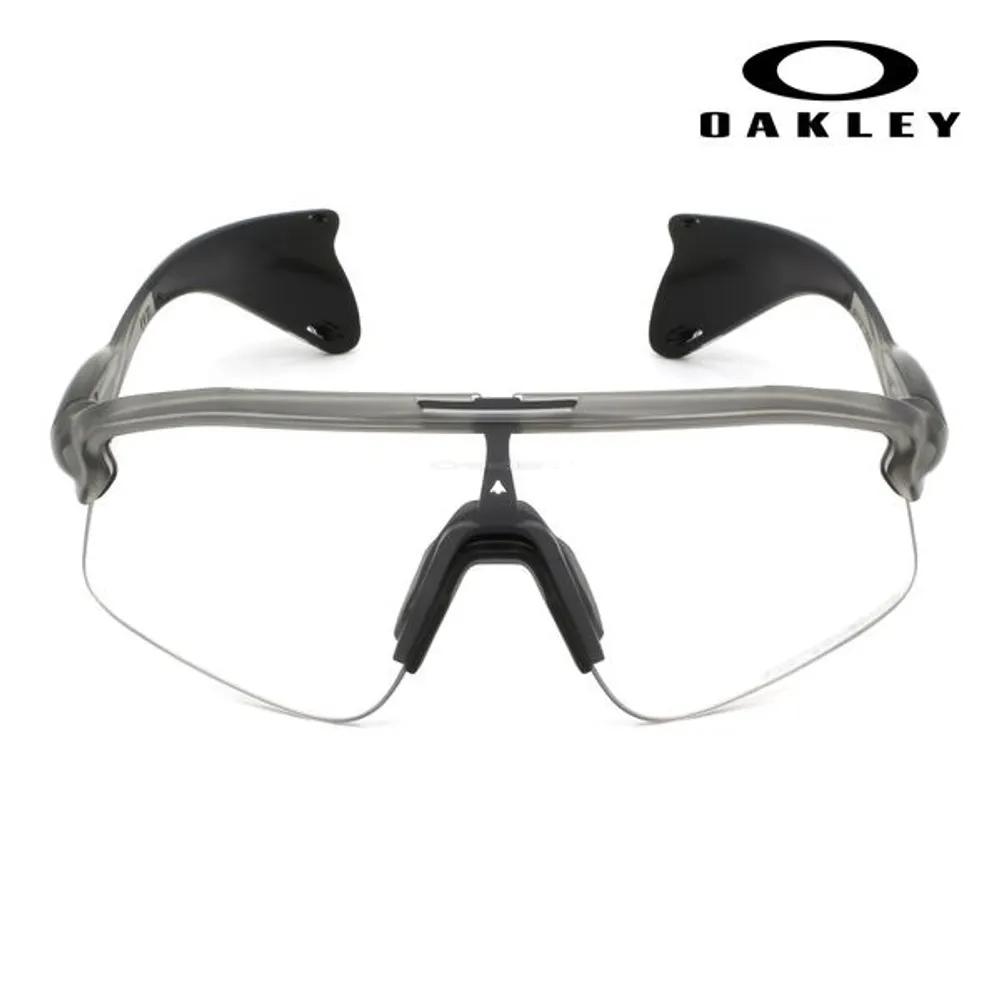 

Oakley Stunt Devil Sports Goggles Sunglasses Photochromic OO9517-08